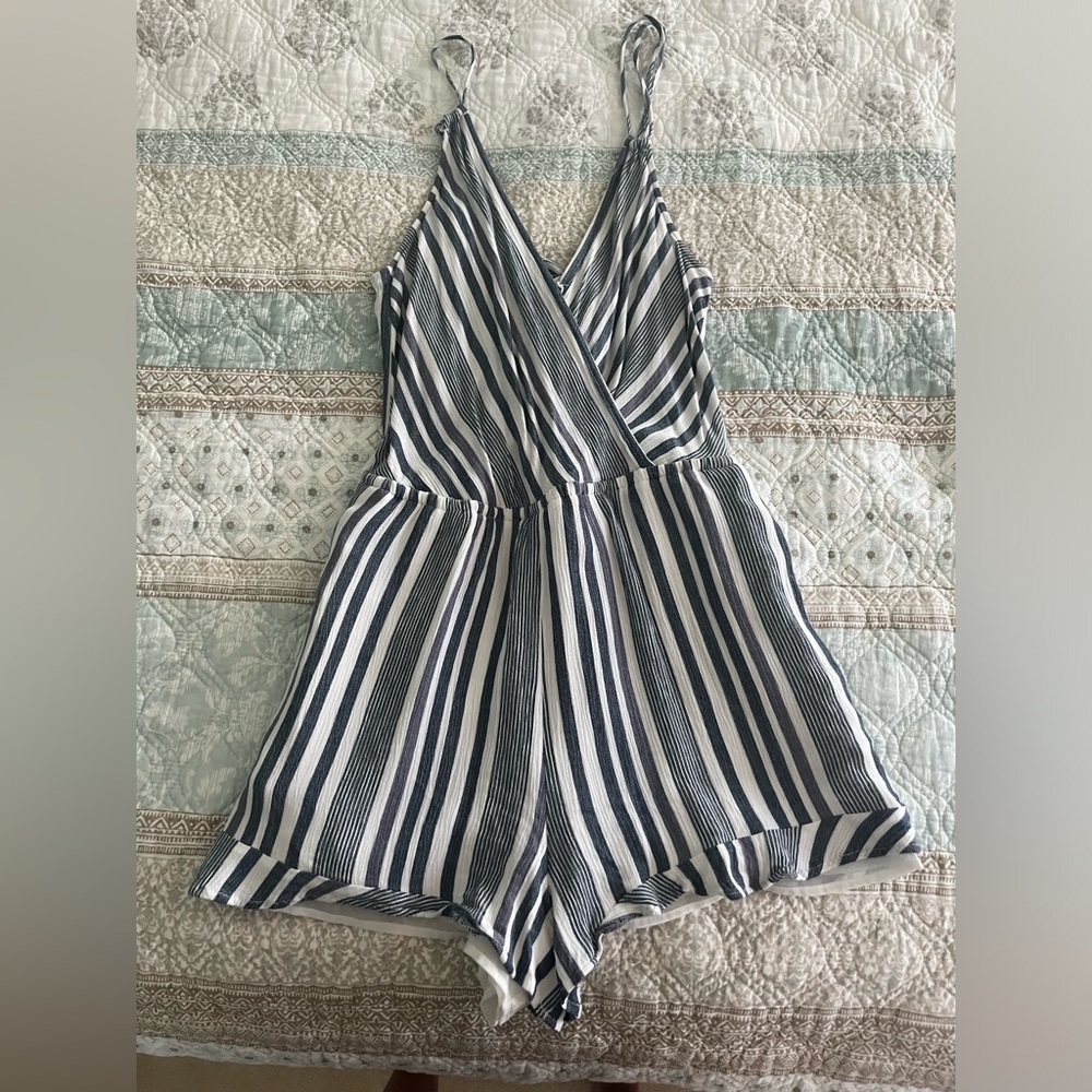 American Eagle navy/white romper with pockets